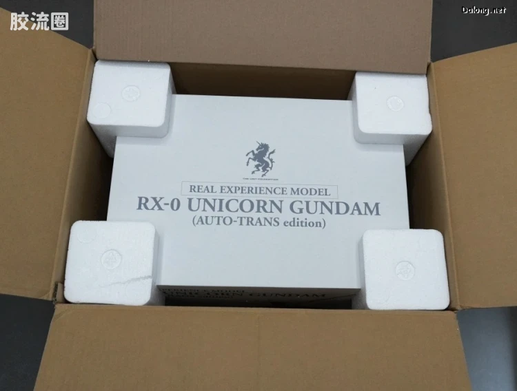 万代 大比例胸像系列 REAL EXPERIENCE MODEL RX-0 独角兽高达 自动变形版 - 图片